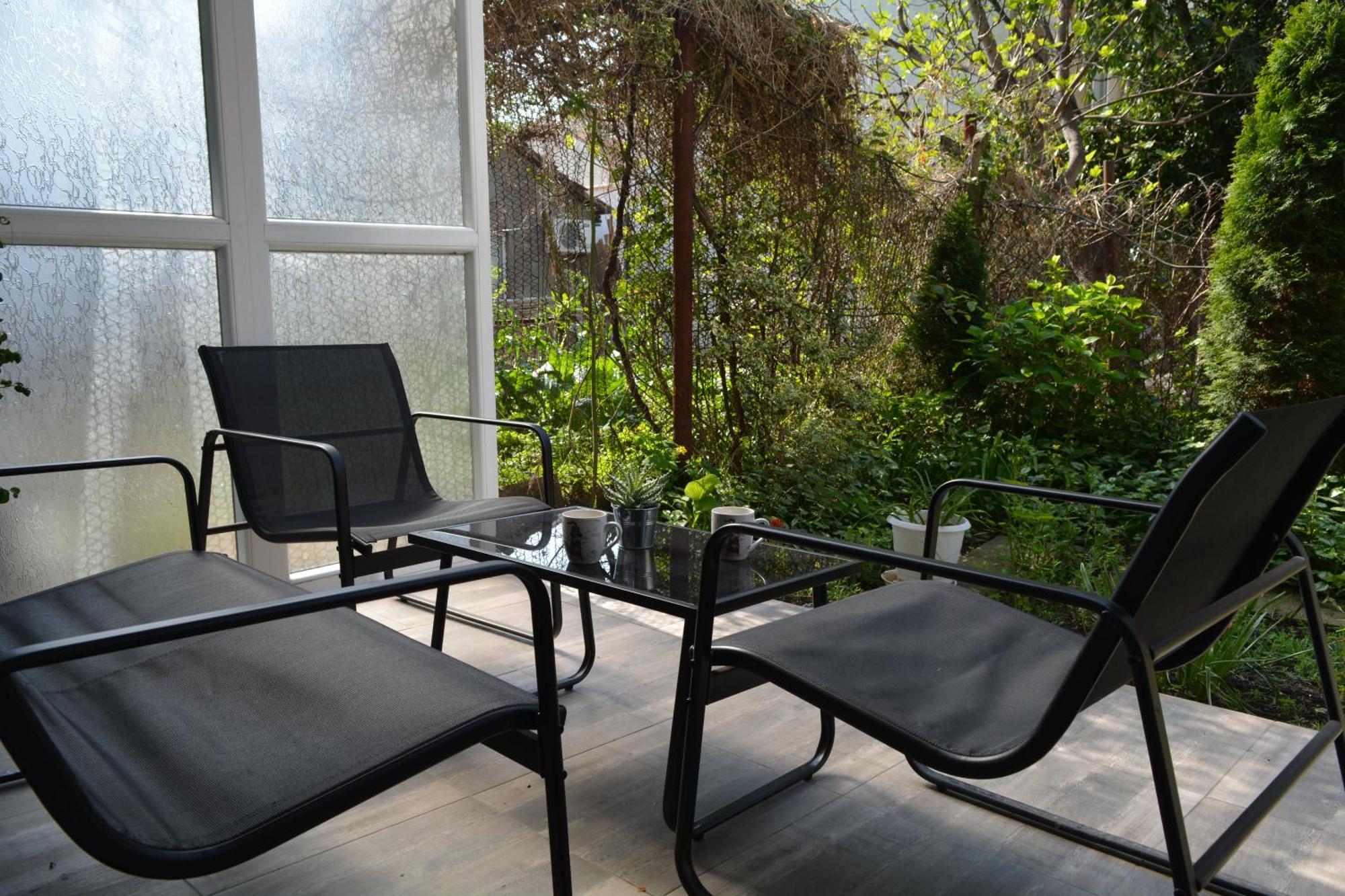 City Center Apartment With A Backyard Burgas Stad Buitenkant foto